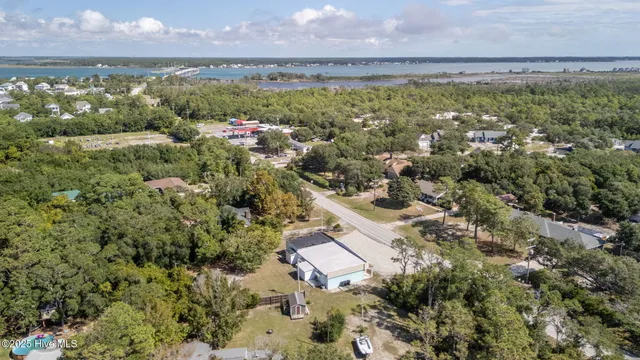 $1,350 | 360 Island Road, Unit 2, Harkers Island, NC 28531