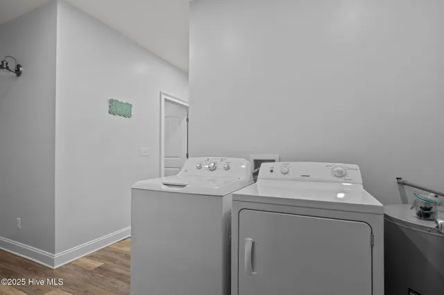 $1,350 | 360 Island Road, Unit 2, Harkers Island, NC 28531