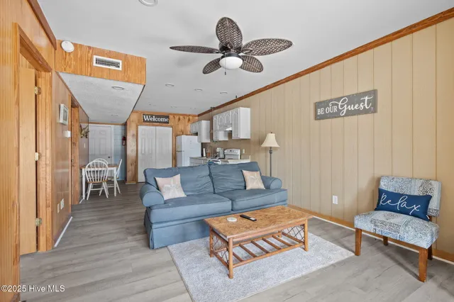 $1,350 | 360 Island Road, Unit 2, Harkers Island, NC 28531