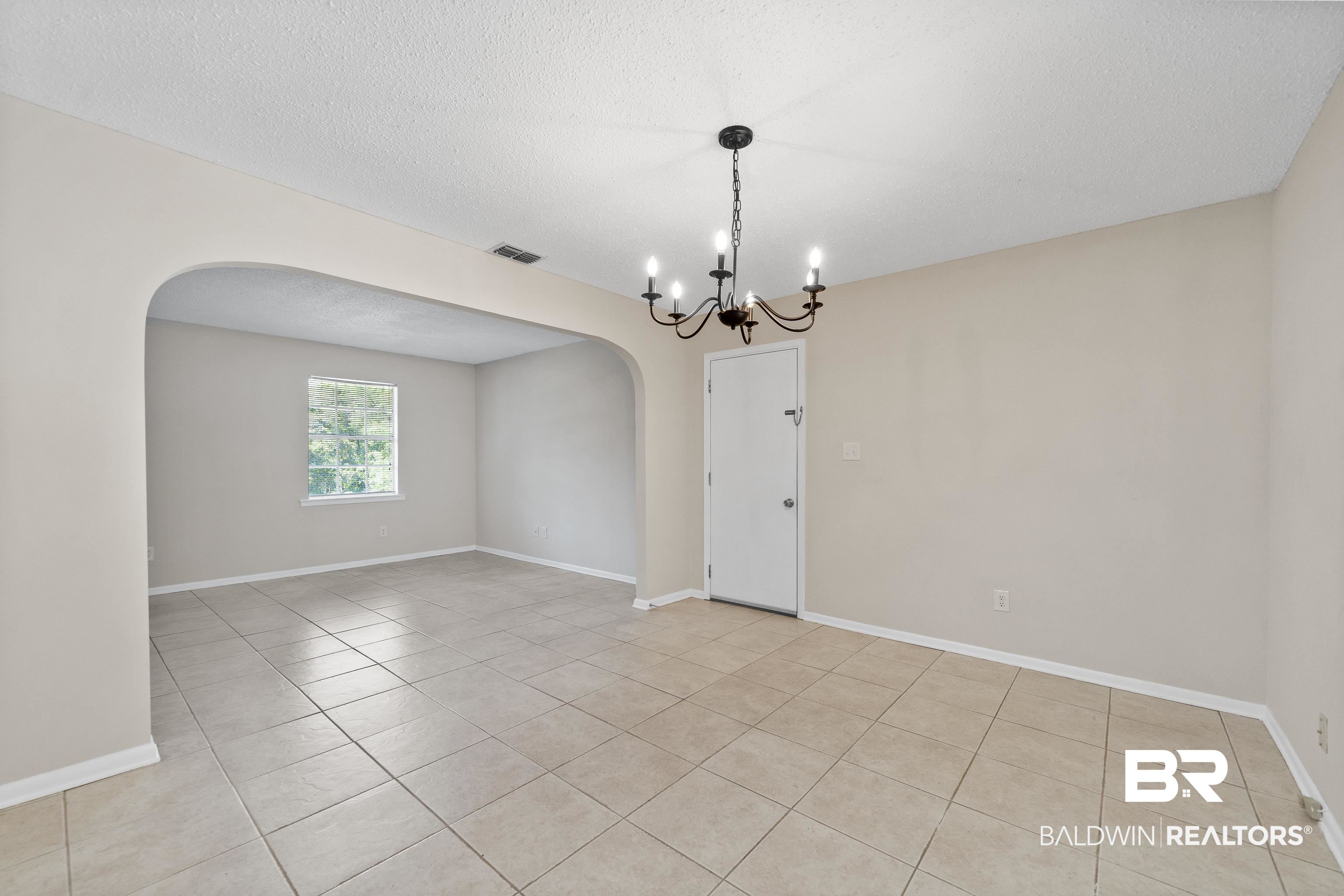 201 Avon Circle East Daphne, AL 36526 - Photo 10 of 23 Dining Room