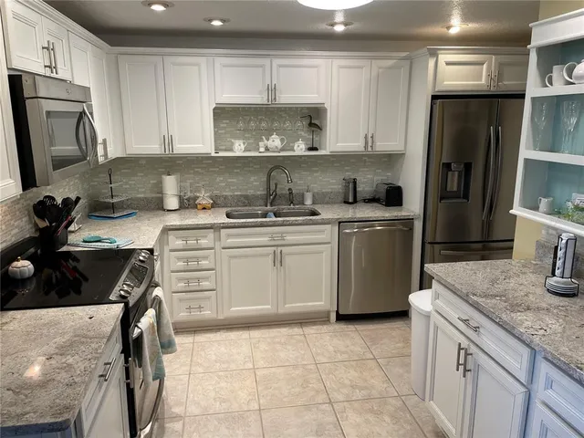 $4,000 | 1621 Gulf Boulevard, Unit 1106, Clearwater Beach, FL 33767