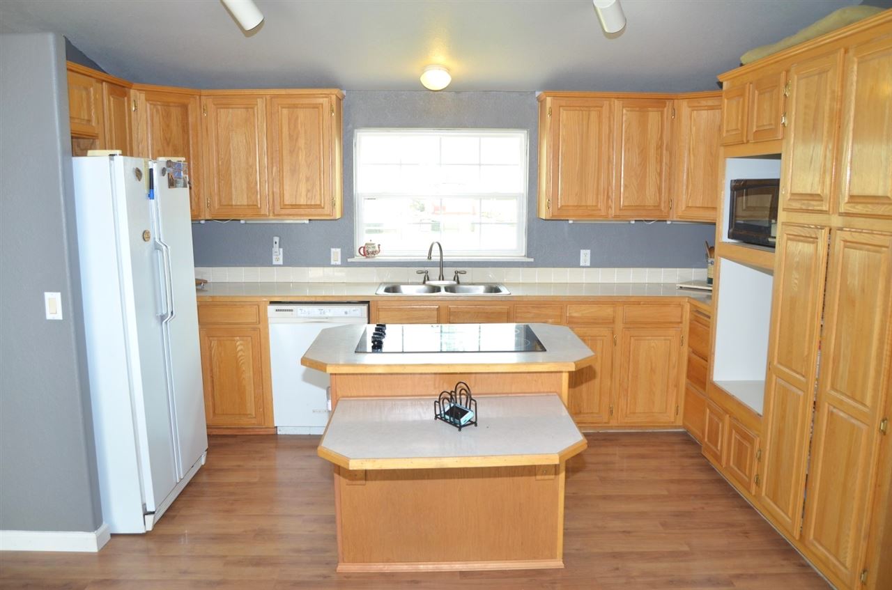 21110 South Harrison Road Edwall, WA 99008 - Photo 11 of 20