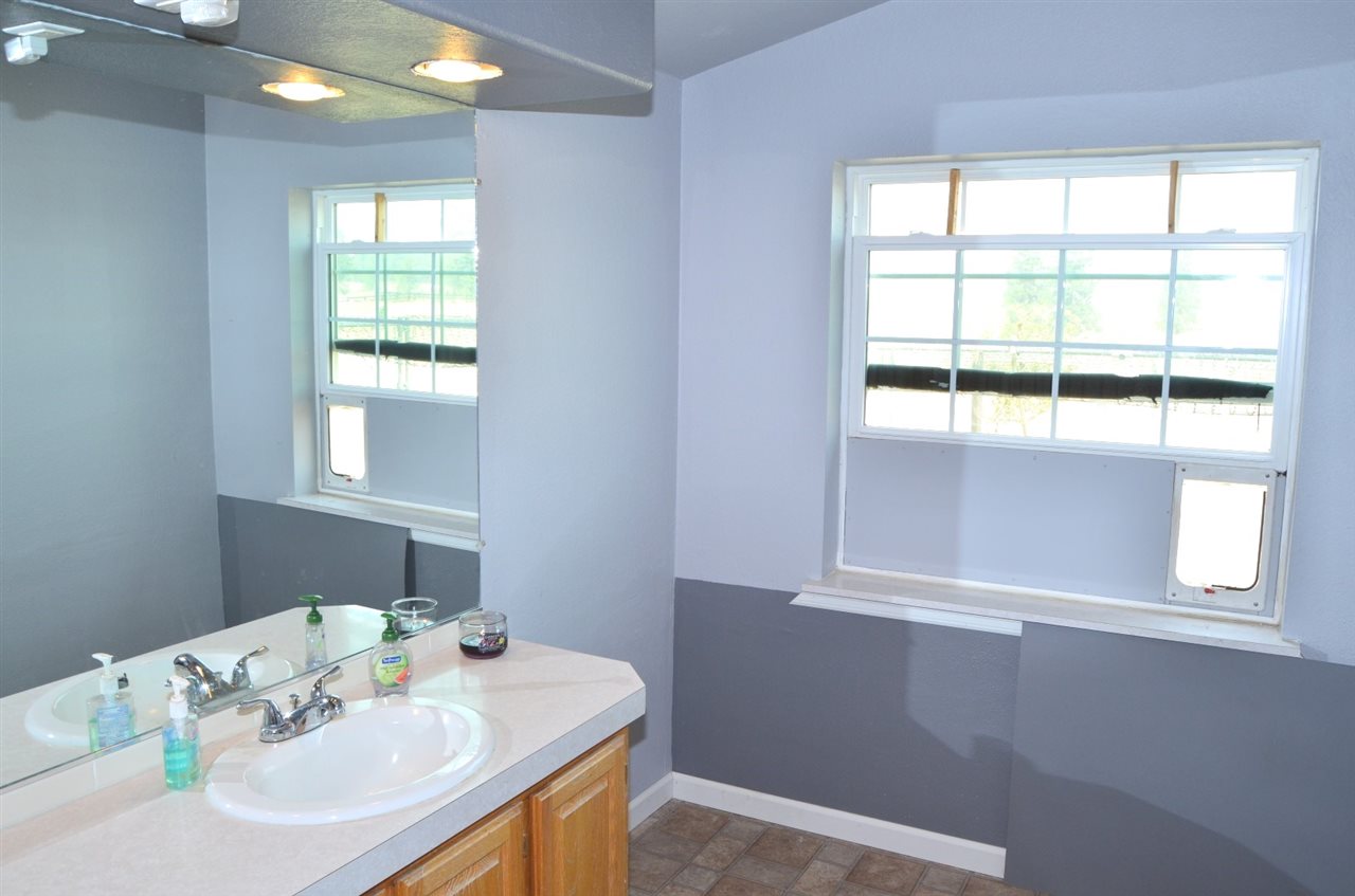 21110 South Harrison Road Edwall, WA 99008 - Photo 15 of 20