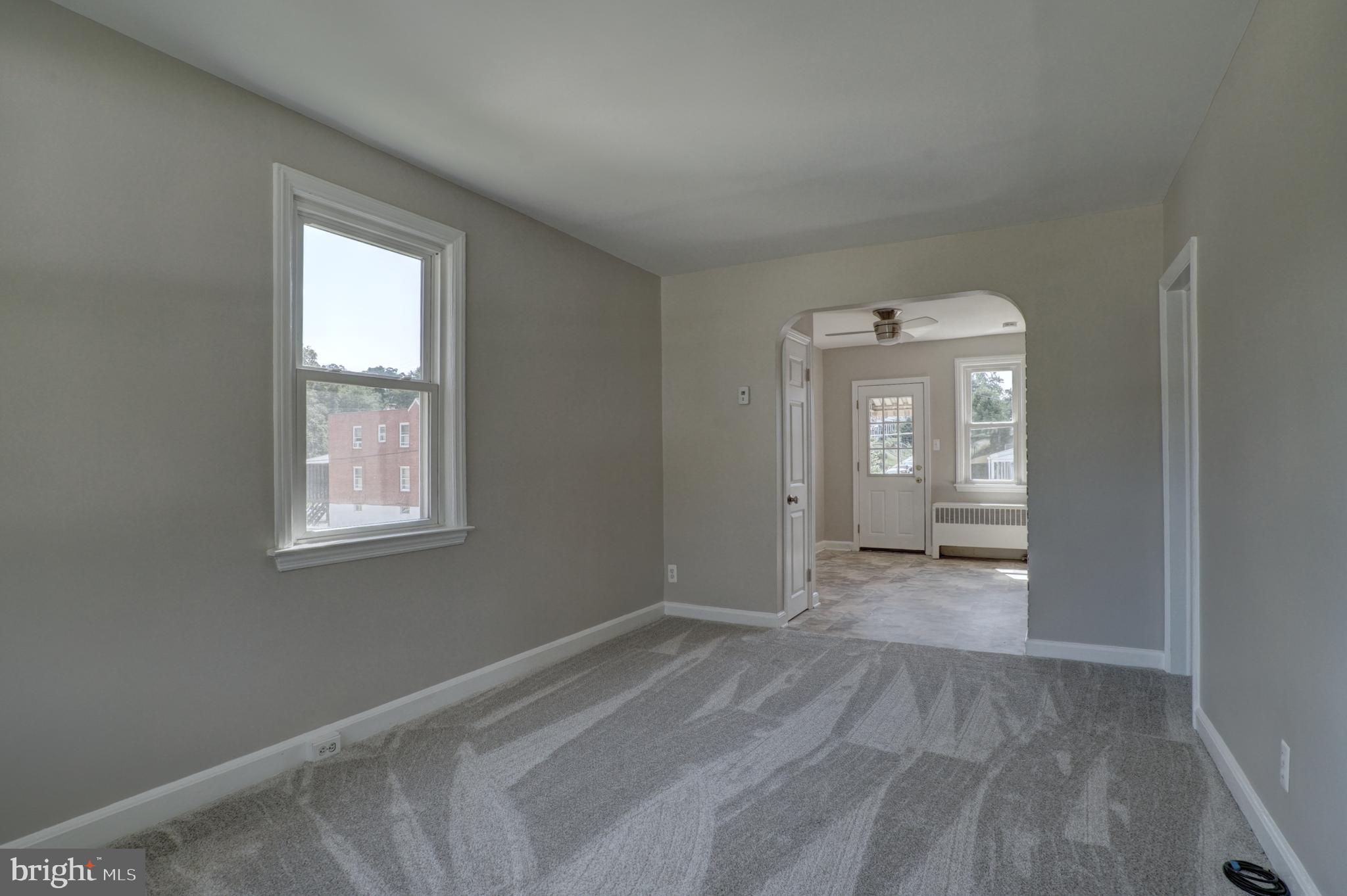 3535 Benzinger Road Baltimore, MD 21229 - Photo 5 of 23 Open and clean !