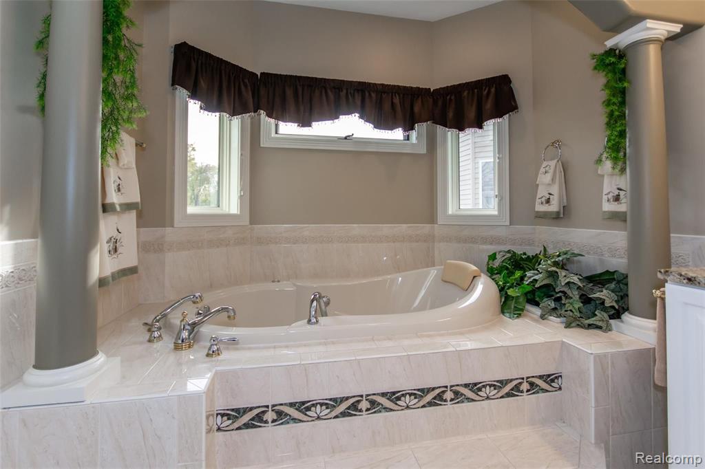2349 Riverside Pointe Drive St. Joseph, MI 49085 - Photo 25 of 62