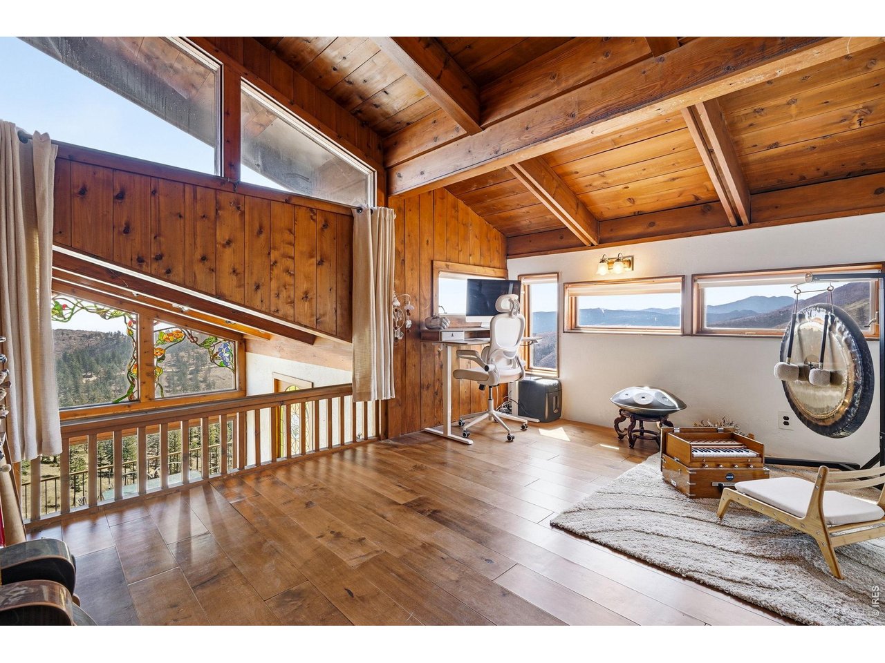 393 Dixon Road Boulder, CO 80302 - Photo 23 of 50 Upper level loft space