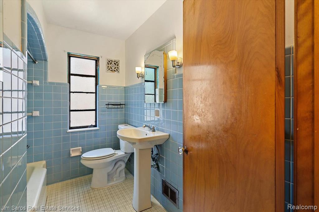 4121 Harvard Road Detroit, MI 48224 - Photo 9 of 19