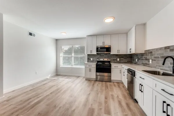 $1,395 | 5917 Gaston Avenue, Unit 215, Dallas, TX 75214