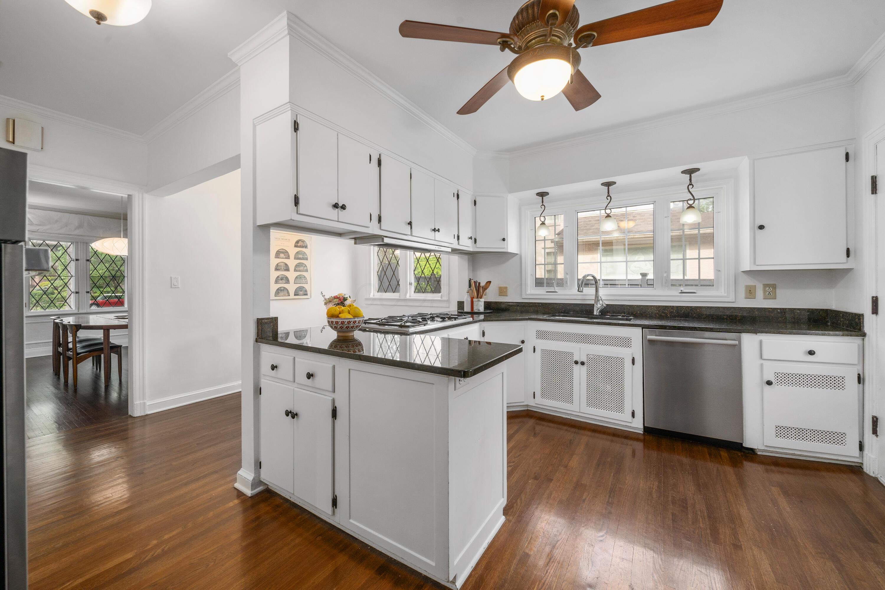 2389 Bryden Road Columbus, OH 43209 - Photo 26 of 90 DSC03224