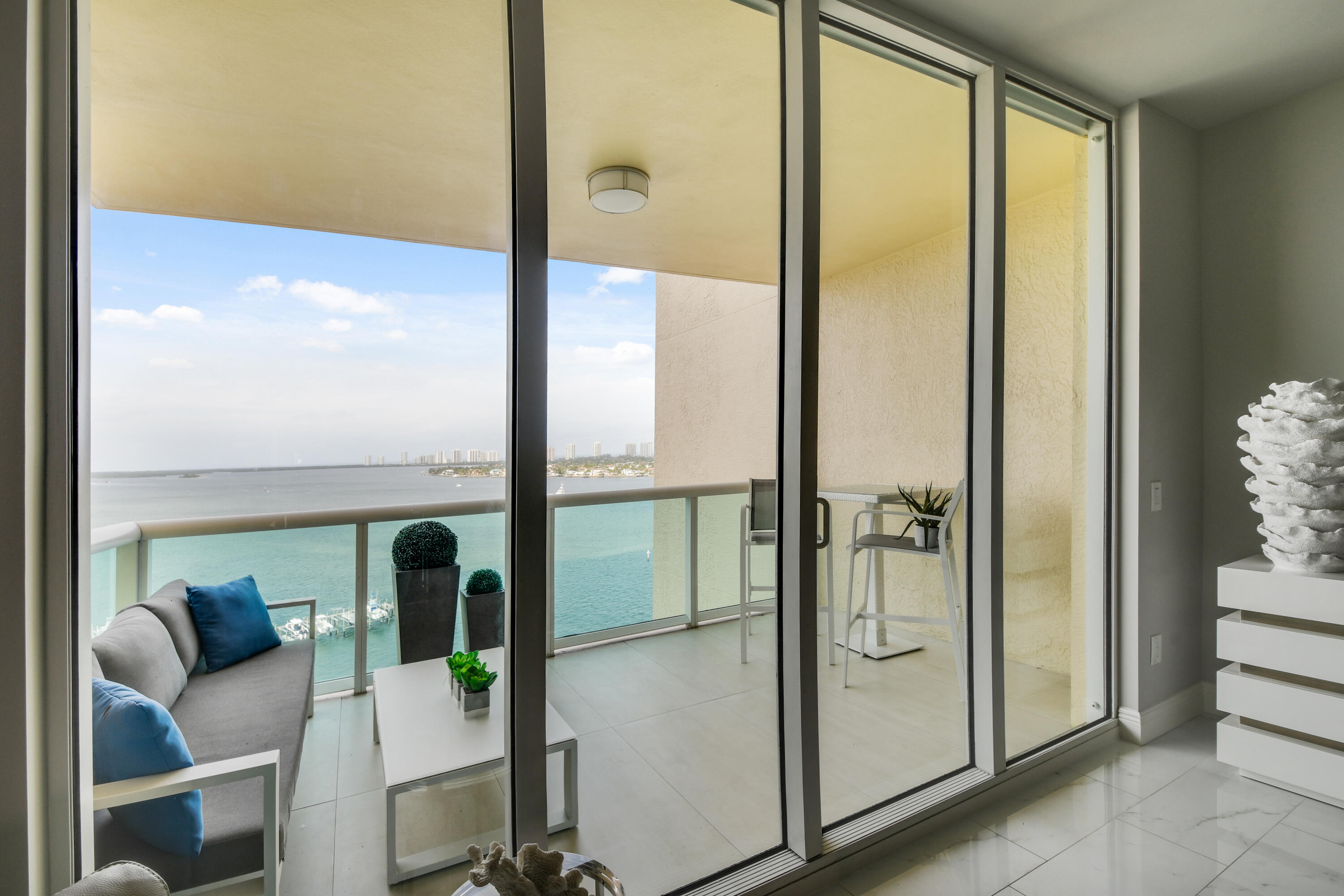 2650 Lake Shore Drive, Unit 1203 Riviera Beach, FL 33404 - Photo 2 of 17 a bathroom with a tub