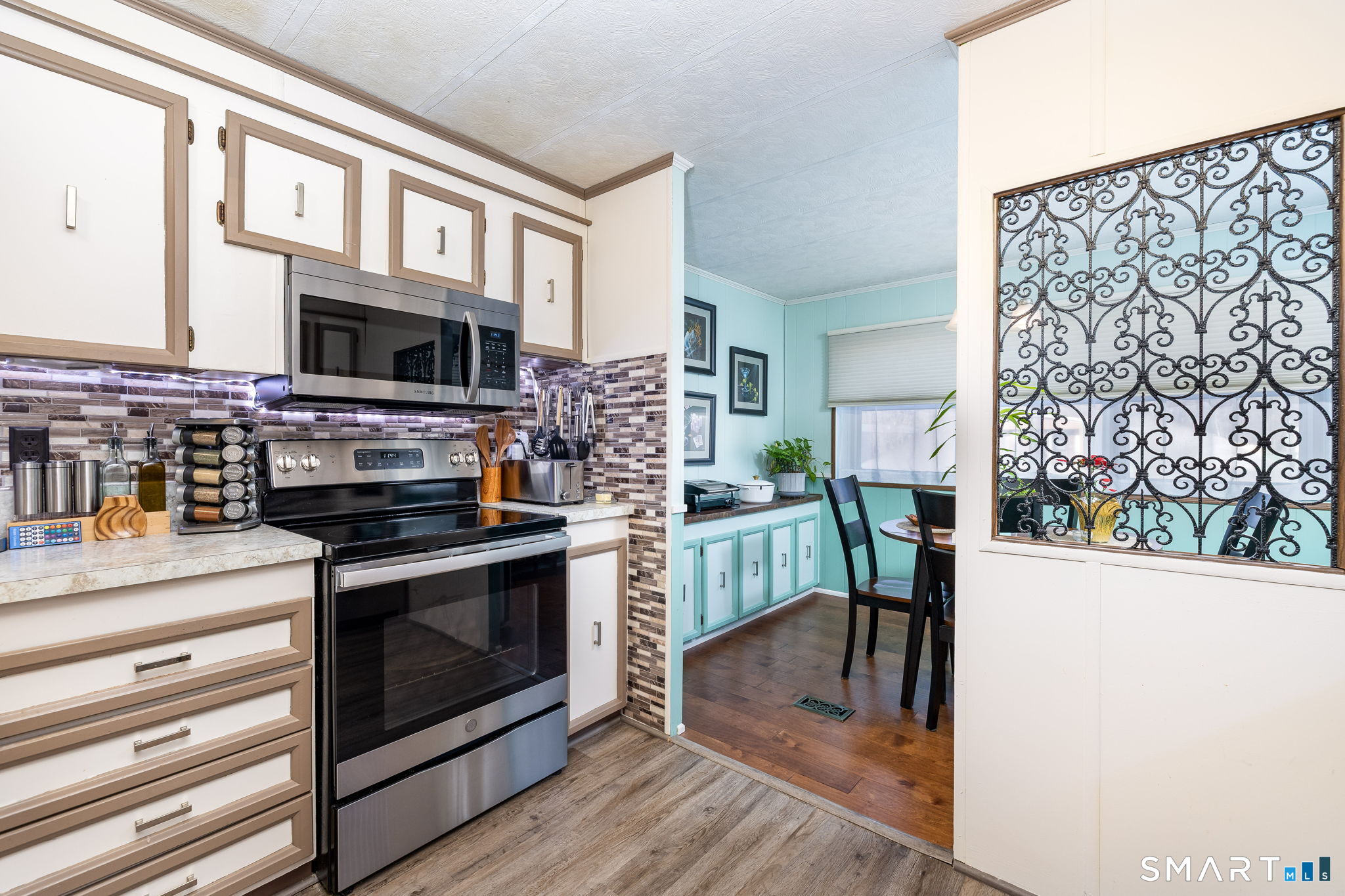 301 Buddington Road Groton, CT 06340 - Photo 9 of 33