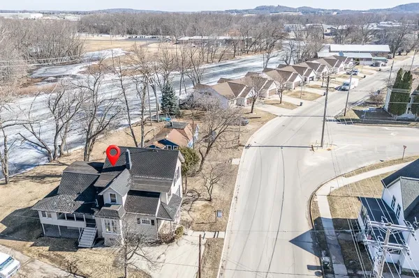 $229,000 | 211 East Wolf River Avenue, New London, WI 54961