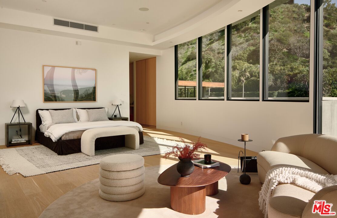 10901 Chalon Road Los Angeles, CA 90077 - Photo 12 of 20