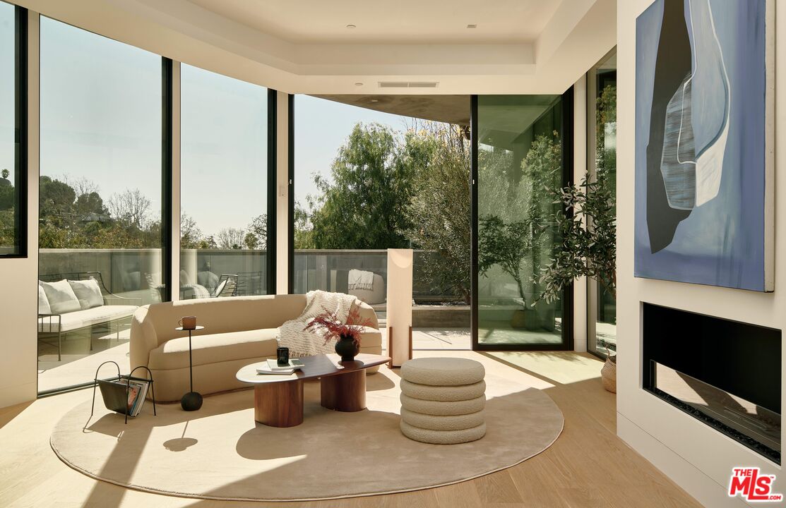 10901 Chalon Road Los Angeles, CA 90077 - Photo 13 of 20