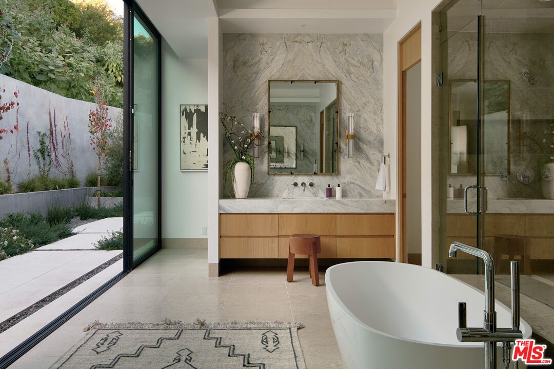 10901 Chalon Road Los Angeles, CA 90077 - Photo 14 of 20