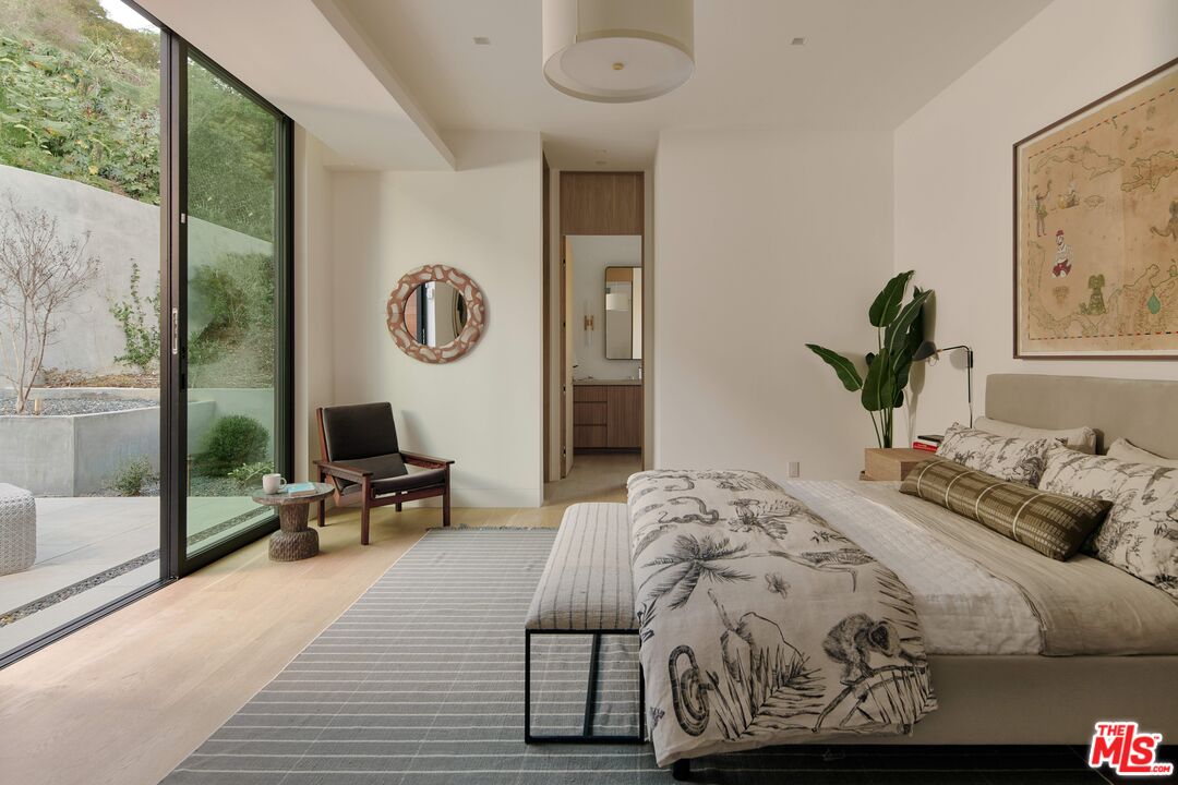 10901 Chalon Road Los Angeles, CA 90077 - Photo 15 of 20