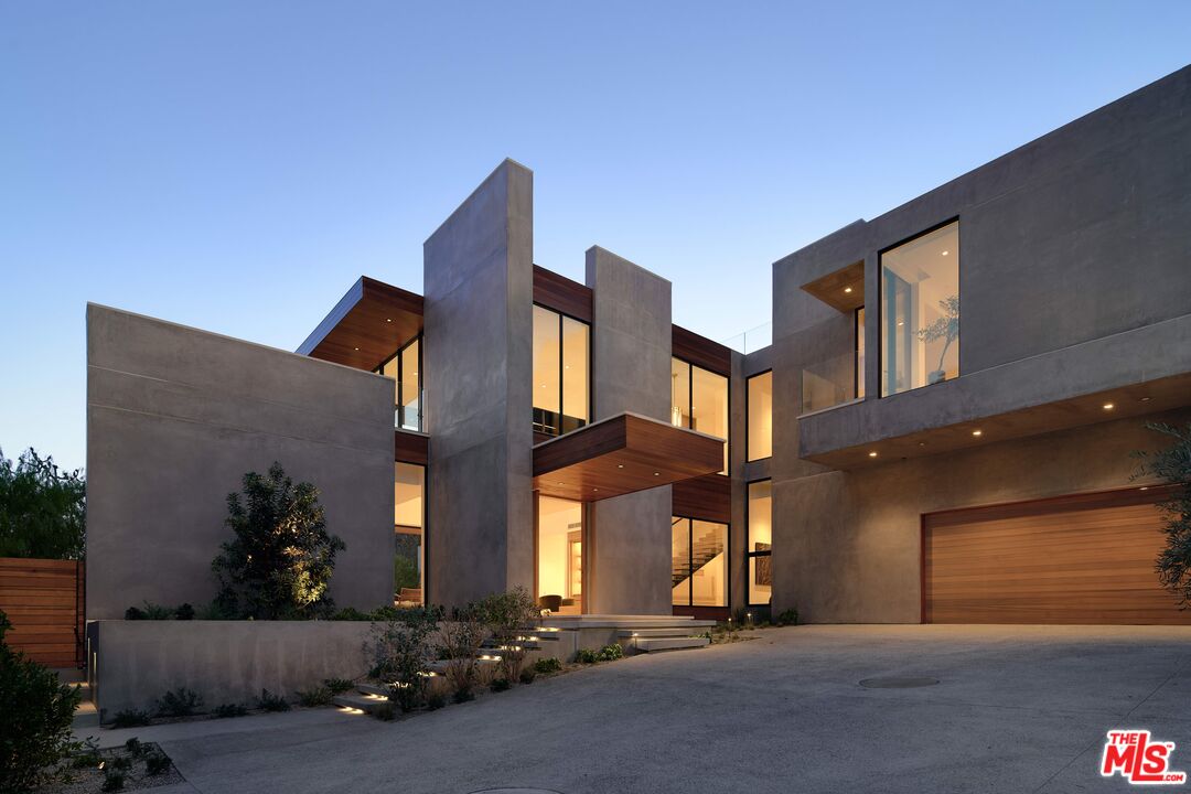 10901 Chalon Road Los Angeles, CA 90077 - Photo 3 of 20