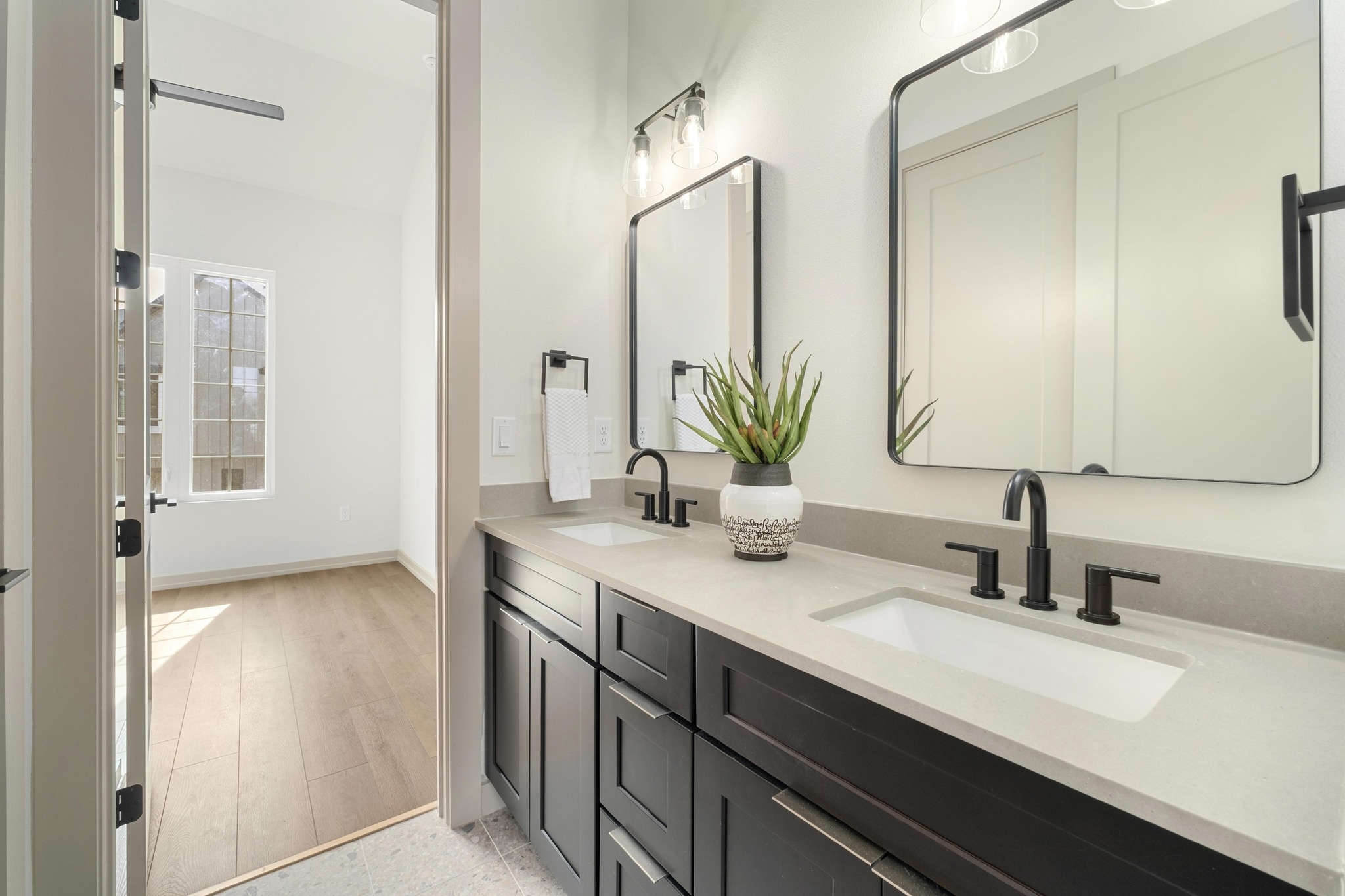 1736 Bunche Road, Unit B2 Austin, TX 78721 - Photo 26 of 37