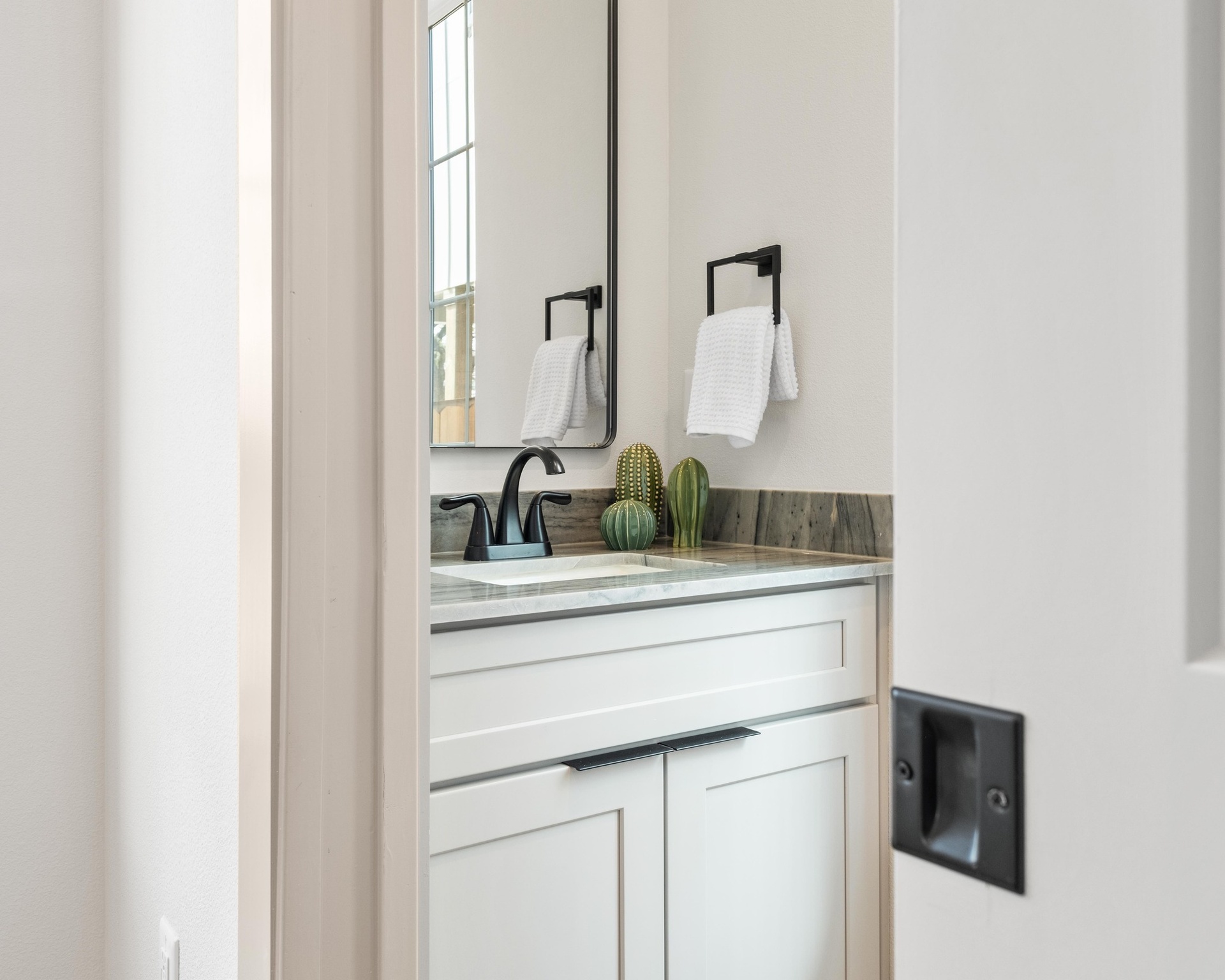 1736 Bunche Road, Unit B2 Austin, TX 78721 - Photo 31 of 37