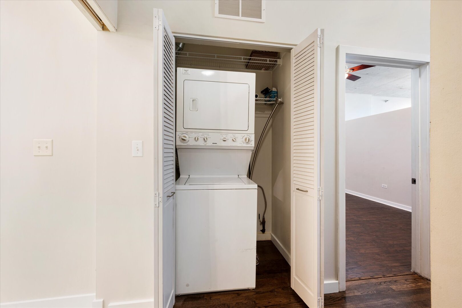 1720 South Michigan Avenue, Unit 1712 Chicago, IL 60616 - Photo 16 of 33 a utility room with dryer and washer
