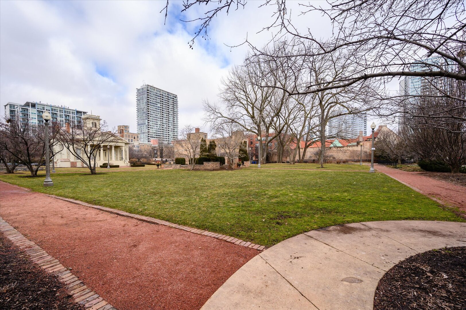 1720 South Michigan Avenue, Unit 1712 Chicago, IL 60616 - Photo 31 of 33 a view of a park with a large trees