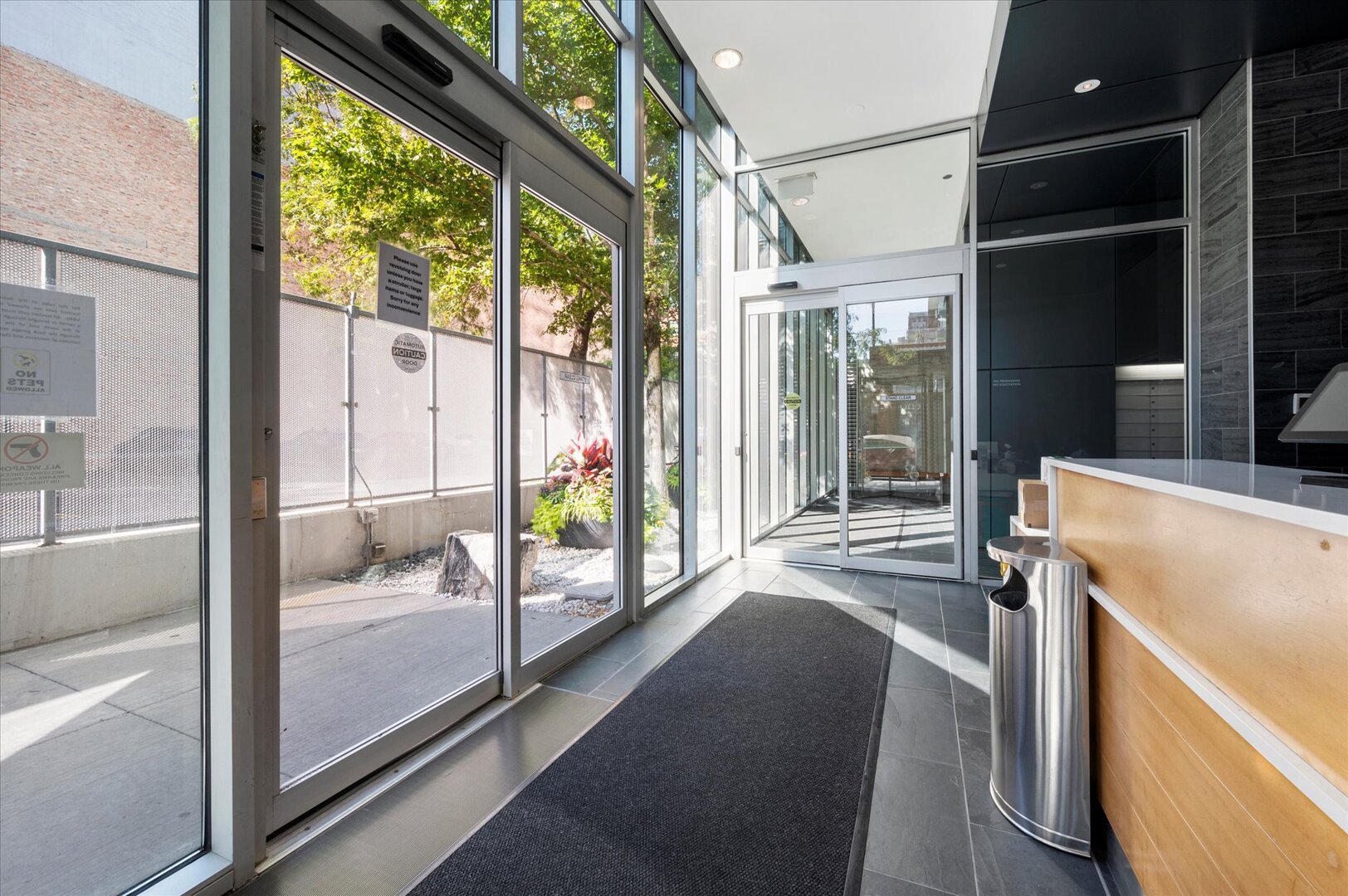 1720 South Michigan Avenue, Unit 1712 Chicago, IL 60616 - Photo 4 of 33 a room with window