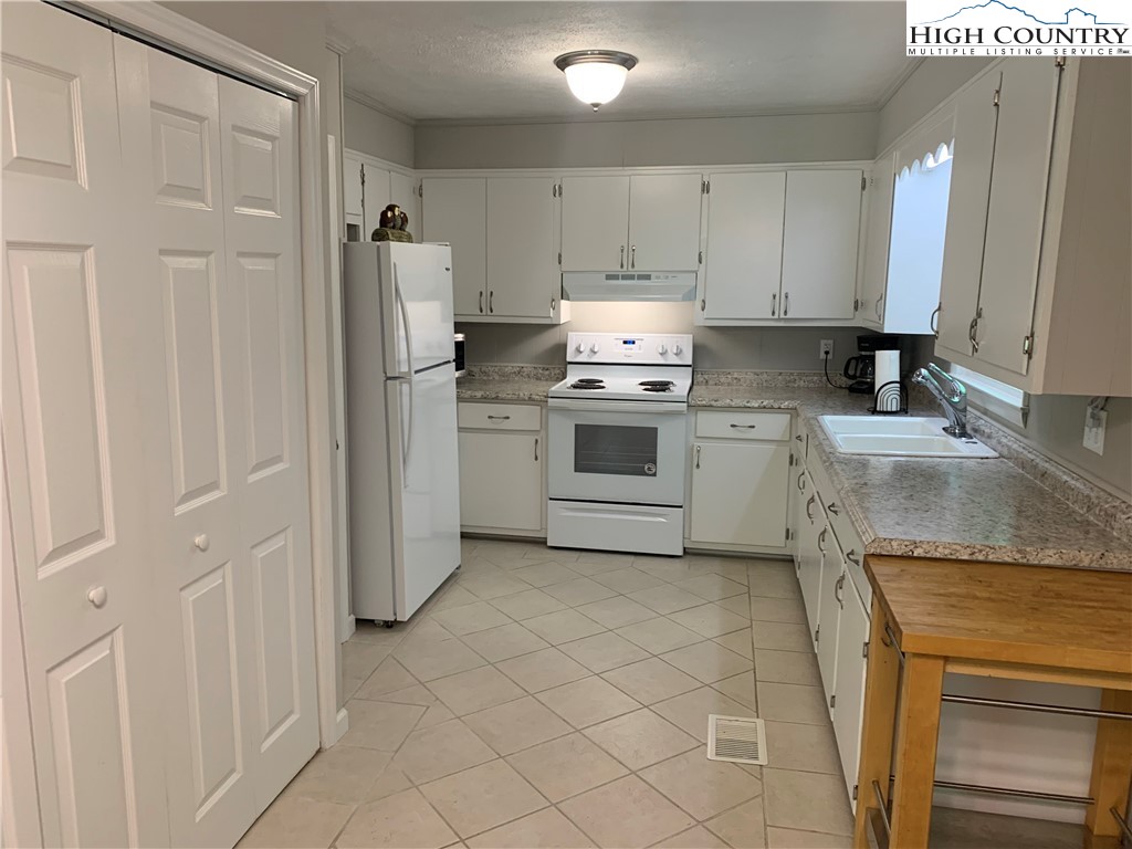 537 Simmons Road Deep Gap, NC 28618 - Photo 28 of 50 Gallery Image 28