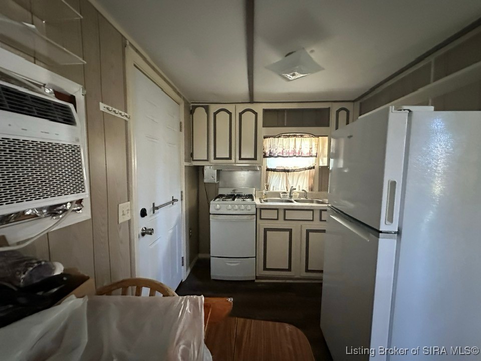 3183 New Frankfort Road Scottsburg, IN 47170 - Photo 10 of 18