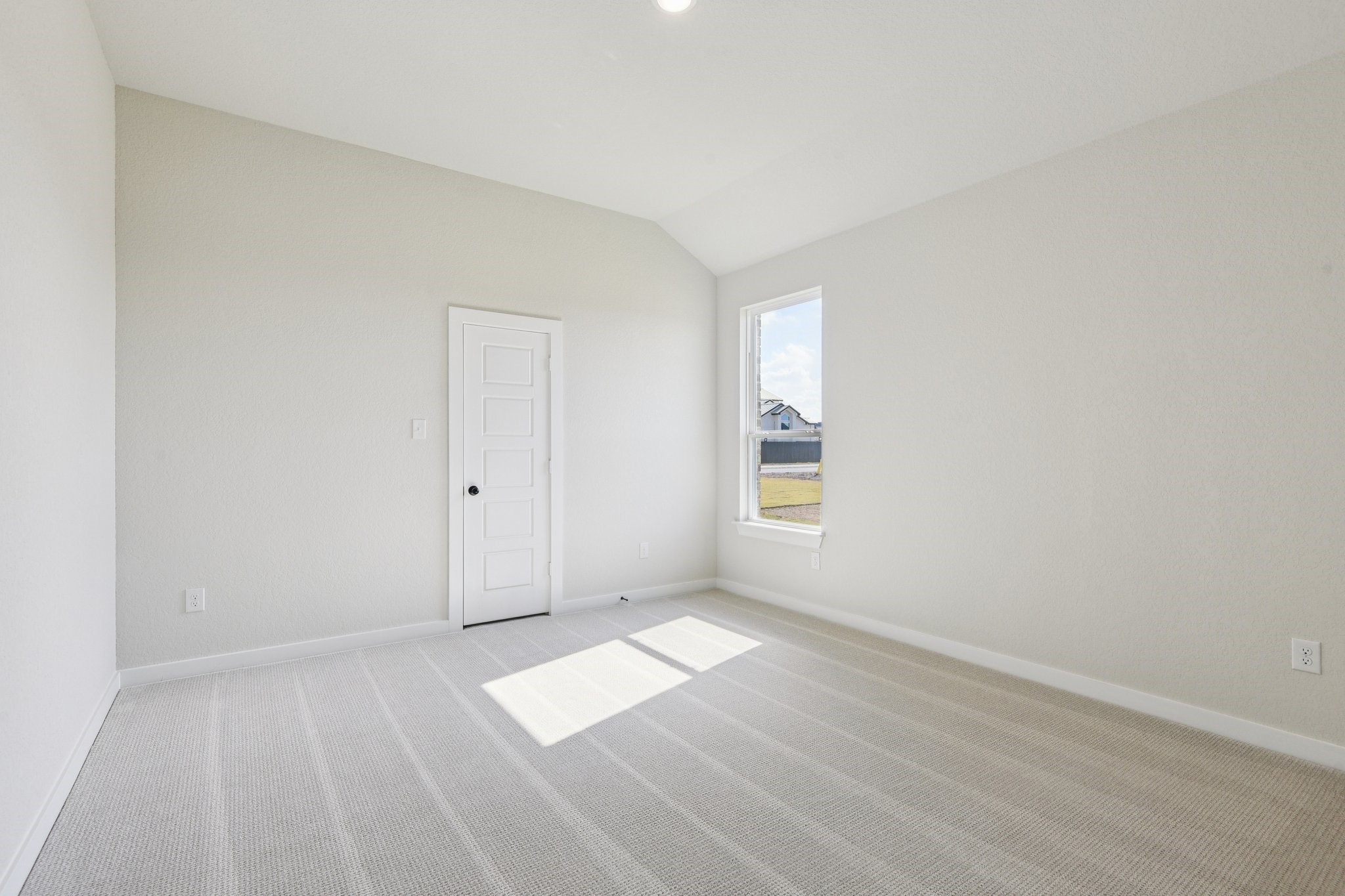 13629 Armstrong Street Conroe, TX 77303 - Photo 18 of 24 an empty room with windows