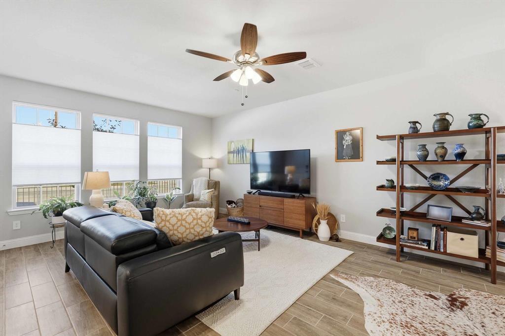 6092 Bursey Road Watauga, TX 76148 - Photo 4 of 25