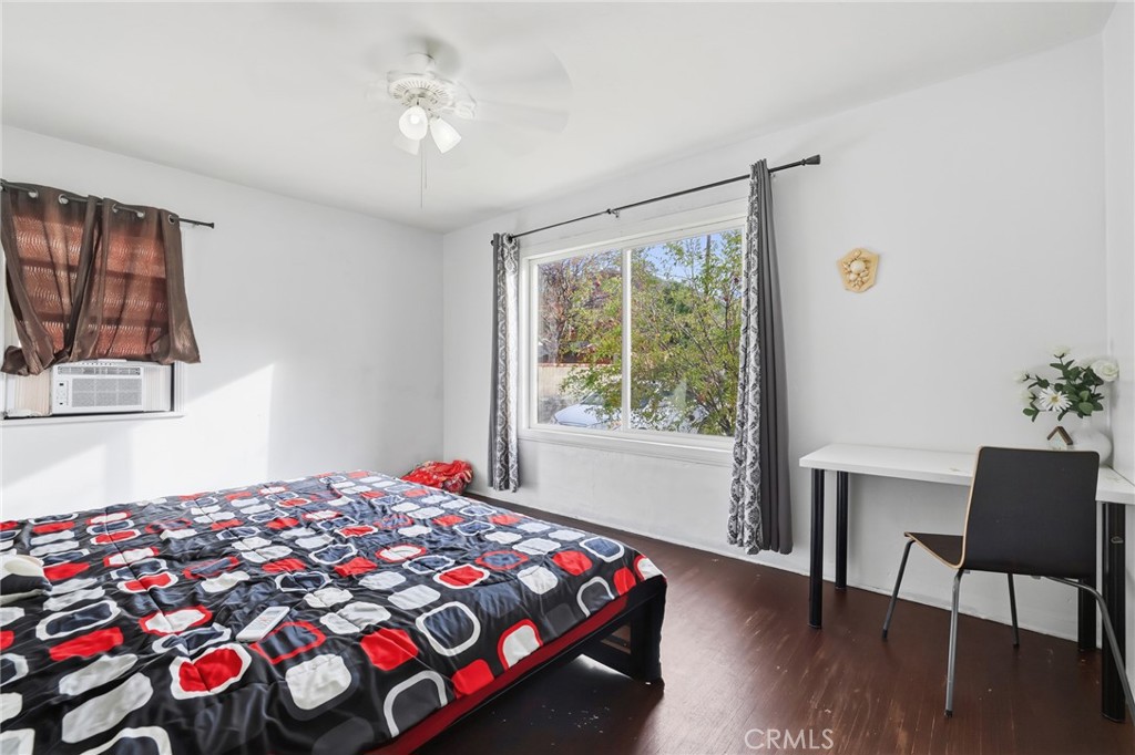 243 East Blaine Street Riverside, CA 92507 - Photo 11 of 17