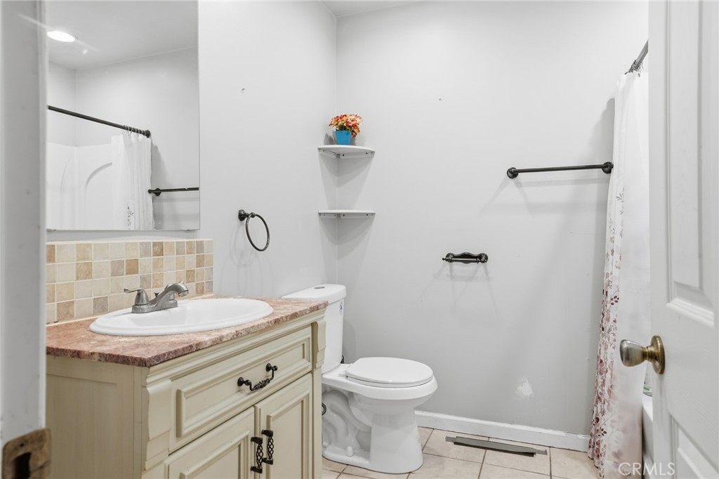 243 East Blaine Street Riverside, CA 92507 - Photo 15 of 17