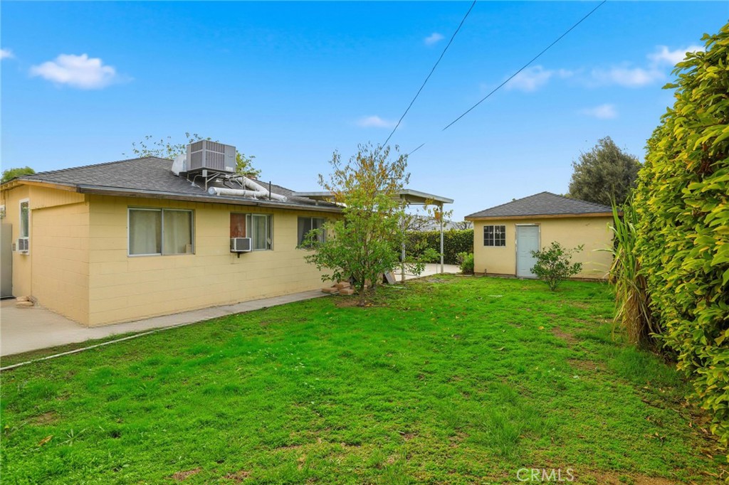 243 East Blaine Street Riverside, CA 92507 - Photo 2 of 17