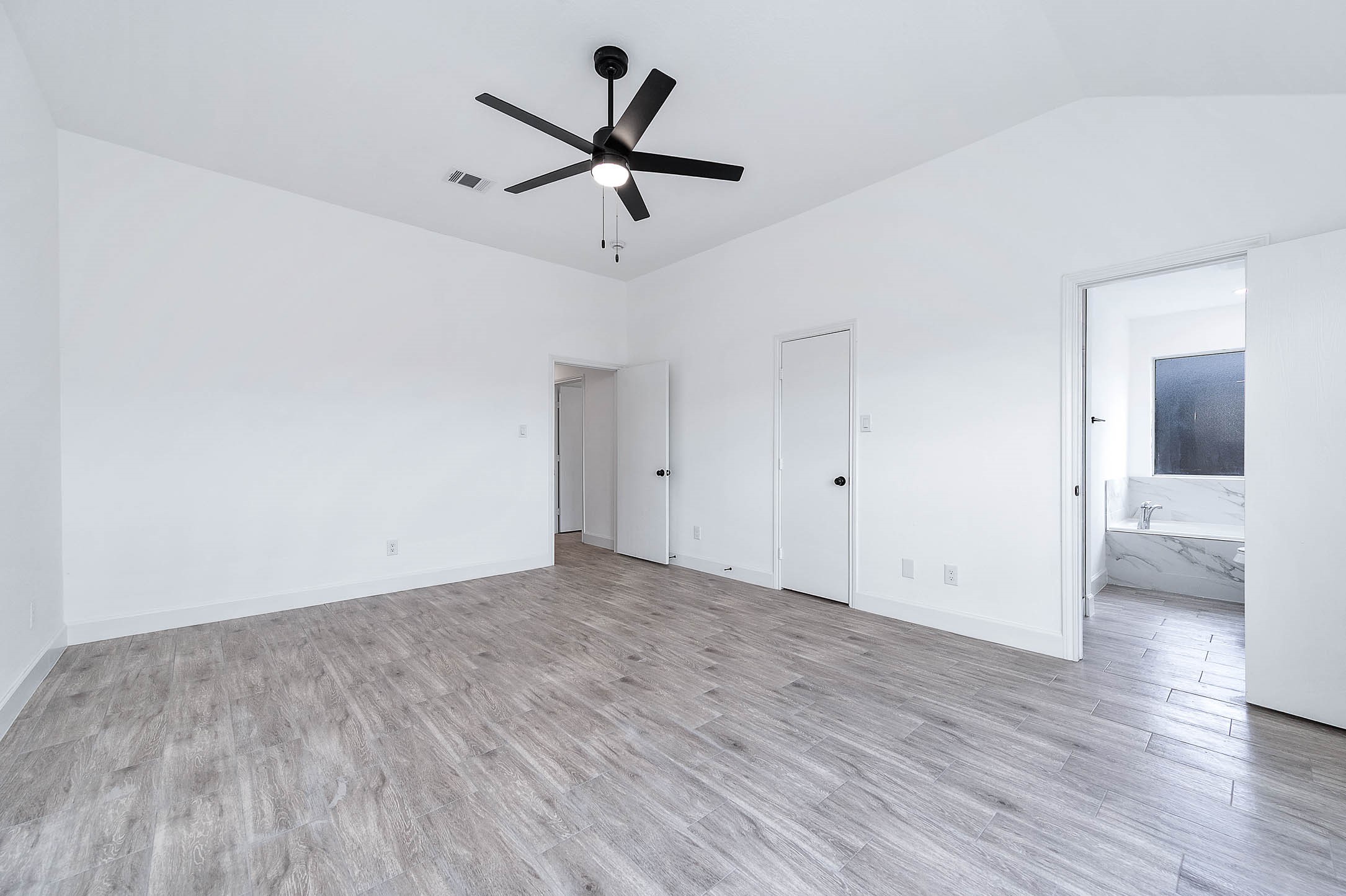 12027 Duane Street Houston, TX 77047 - Photo 13 of 24