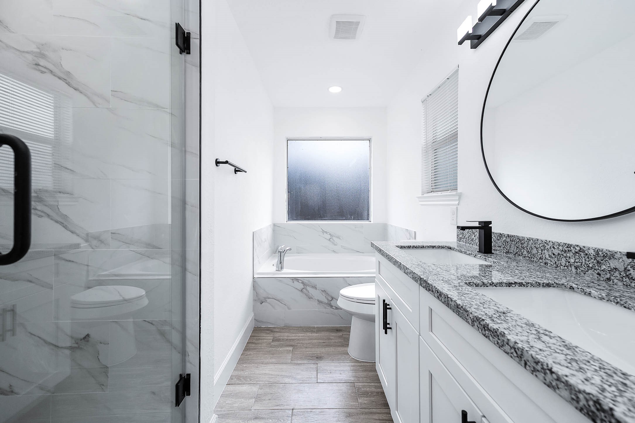 12027 Duane Street Houston, TX 77047 - Photo 14 of 24 New stand up shower and bath tub