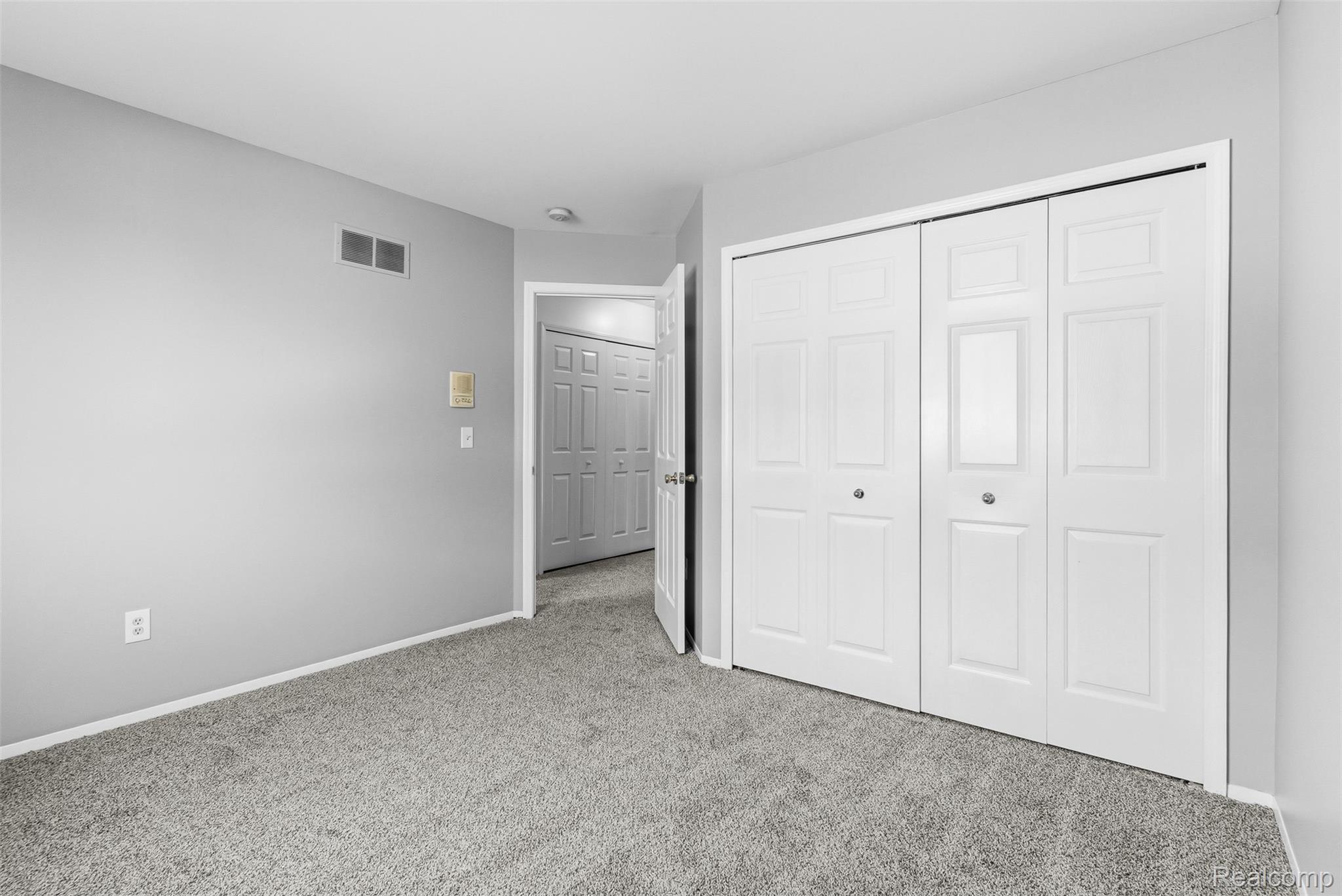 253 Stonegate West Pontiac, MI 48341 - Photo 25 of 40