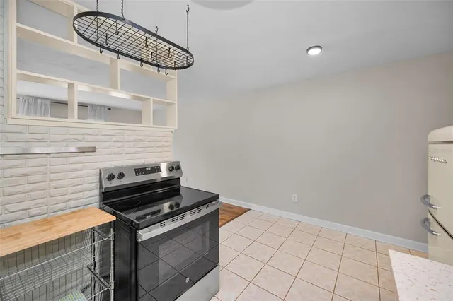 $98,500 | 5664 40th Terrace North, Unit 430, Kenneth City, FL 33709