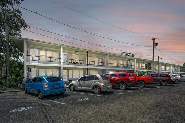 $98,500 | 5664 40th Terrace North, Unit 430, Kenneth City, FL 33709