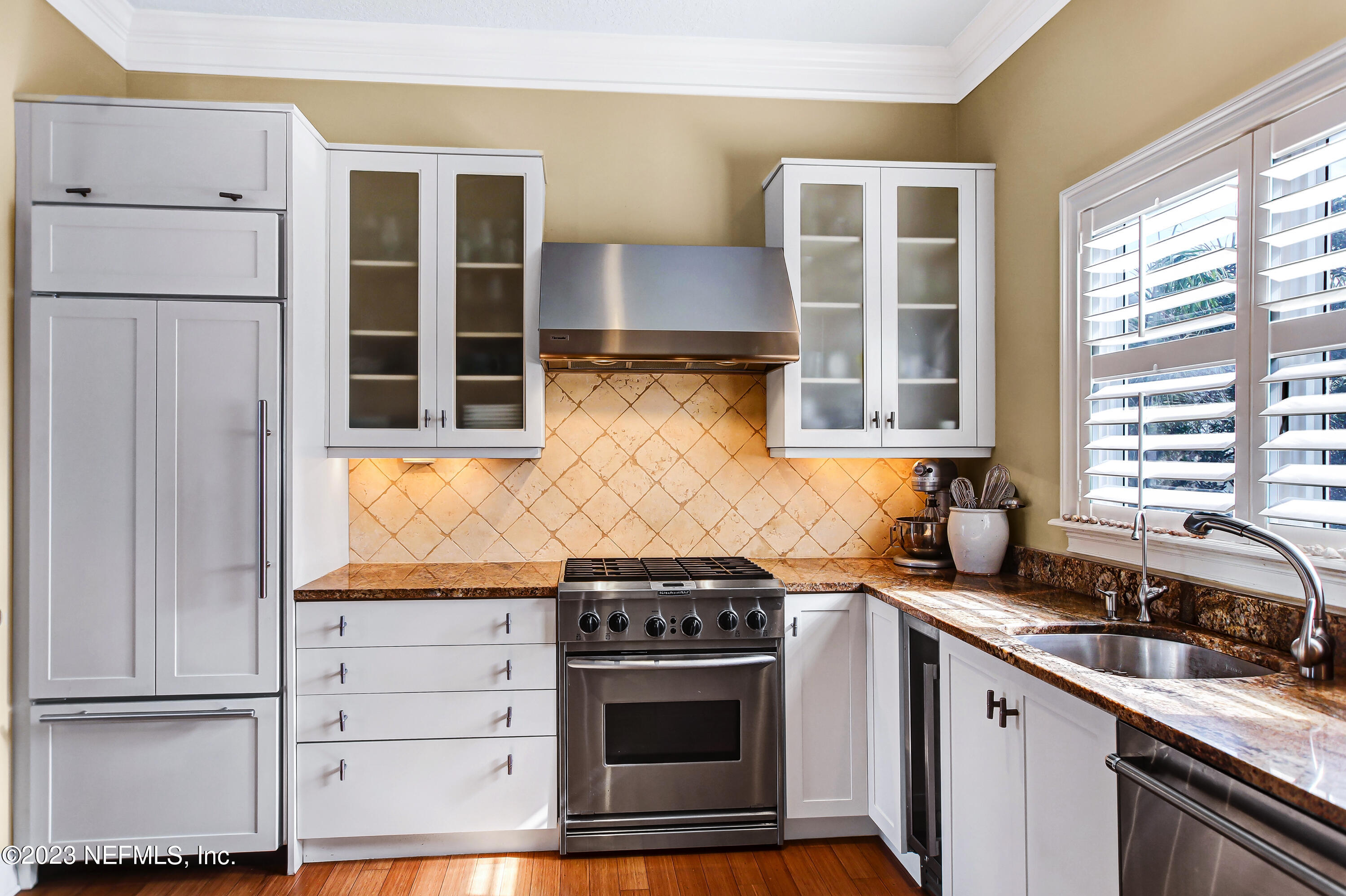 249 Gull Circle Ponte Vedra Beach, FL 32082 - Photo 11 of 40 Beautiful White Kitchen