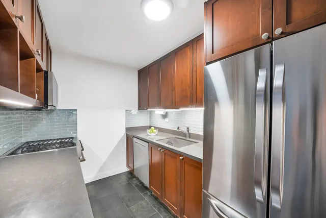 $1,140,000 | 235 East 87th Street, Unit 10K | Upper East Side
