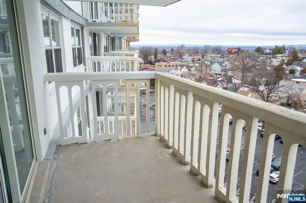 $238,000 | 555 North Avenue, Unit 10C, Fort Lee, NJ 07024