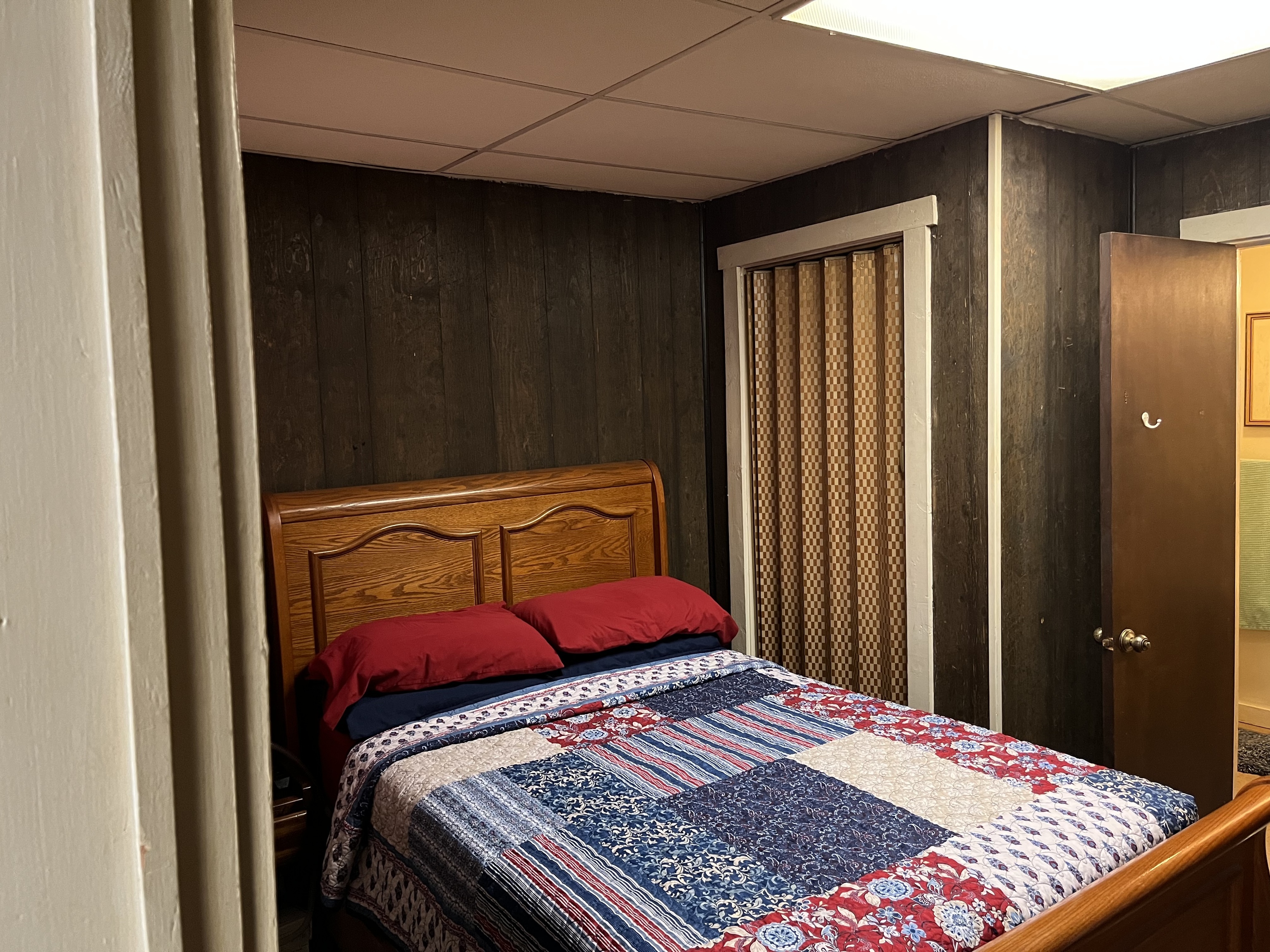 717 Reed Street Columbus, IN 47201 - Photo 4 of 12 Gallery Image 4
