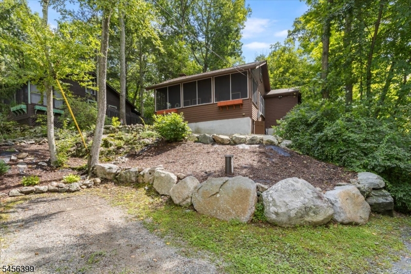 105 South Shore Road Andover, NJ 07821 - Photo 5 of 41 Gallery Image 5