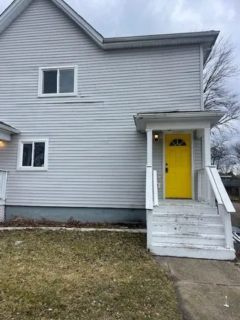 $1,250 | 148 Beyne Street, Unit 1, Mount Clemens, MI 48043