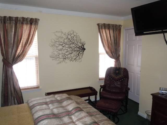 1645 B Huntington Park Rochester, MI 48309 - Photo 20 of 24 31091072-19.JPG