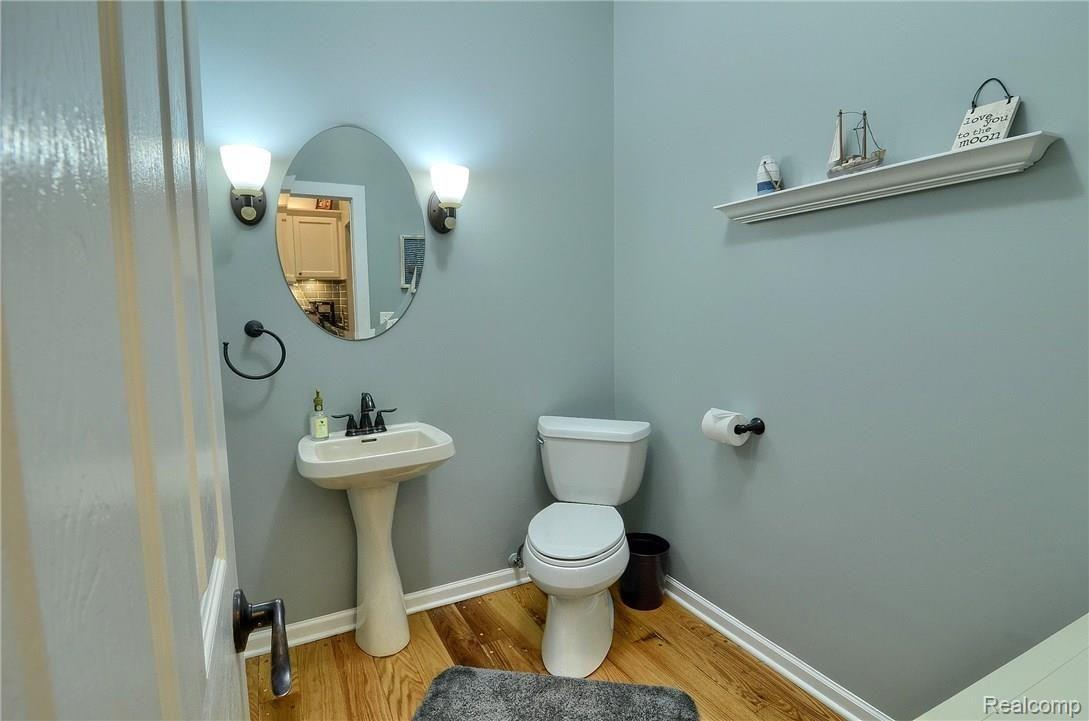 11248 Ridge View Trail Fenton, MI 48430 - Photo 14 of 32 Half_Bath.jpg