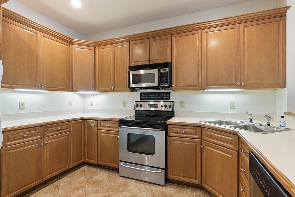 295 Salem Street, Unit 13, Woburn, MA 01801 Compass