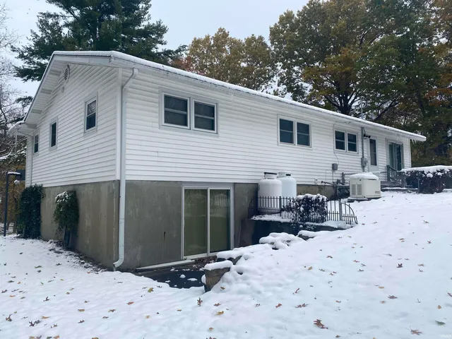 22093 Airline Road, Sturgis, MI 49091