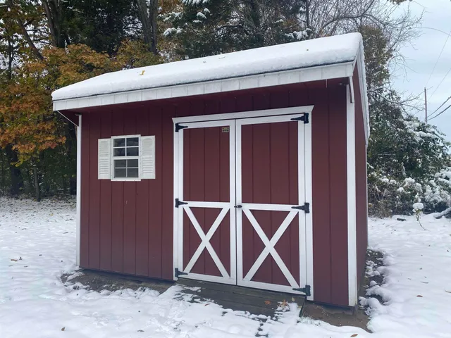 22093 Airline Road, Sturgis, MI 49091