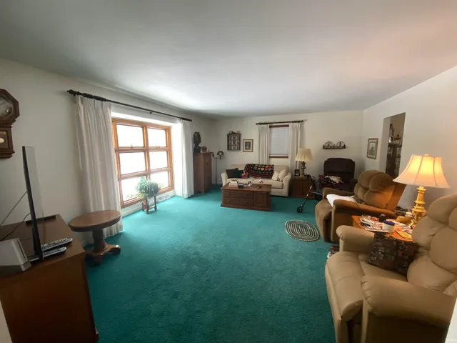 22093 Airline Road, Sturgis, MI 49091